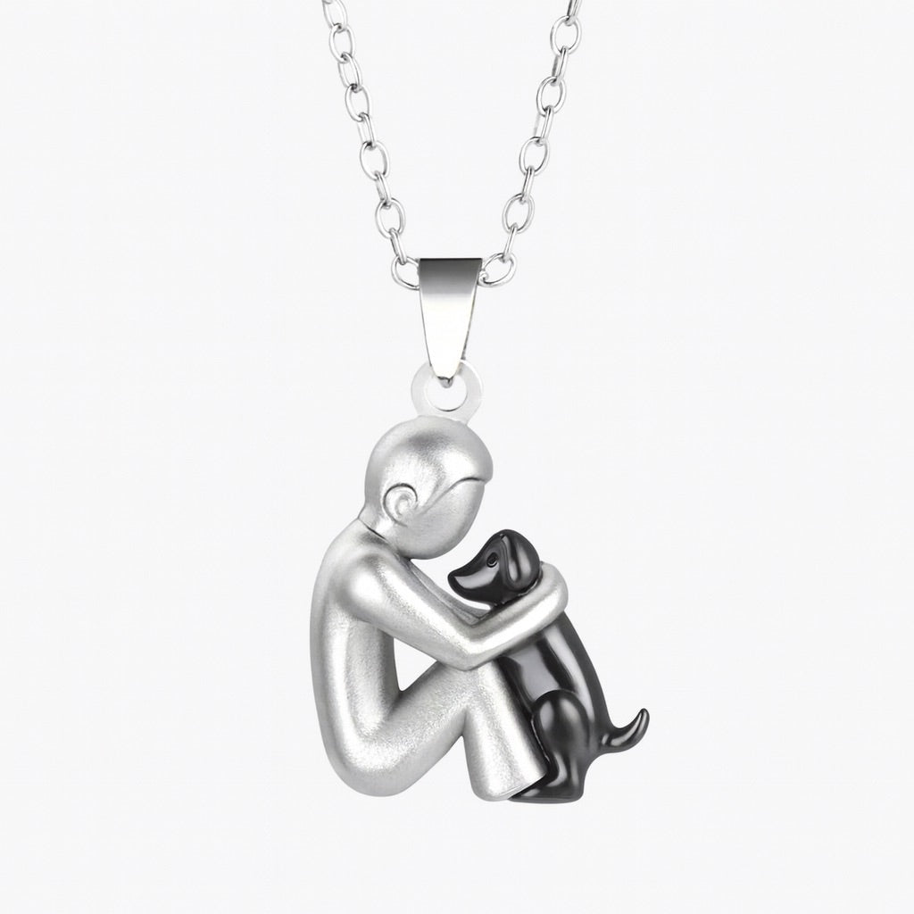 NICOLE - Hug Pendant Necklace