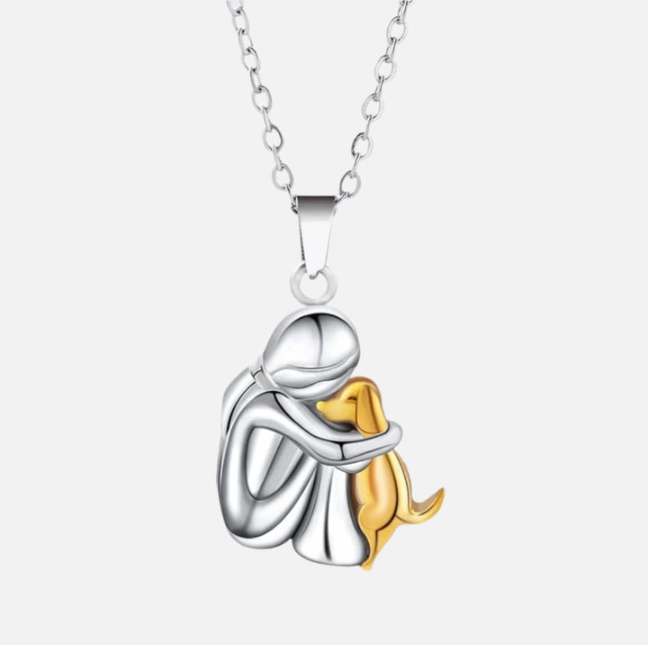 NICOLE - Hug Pendant Necklace
