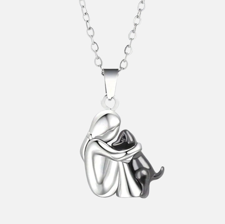 NICOLE - Hug Pendant Necklace